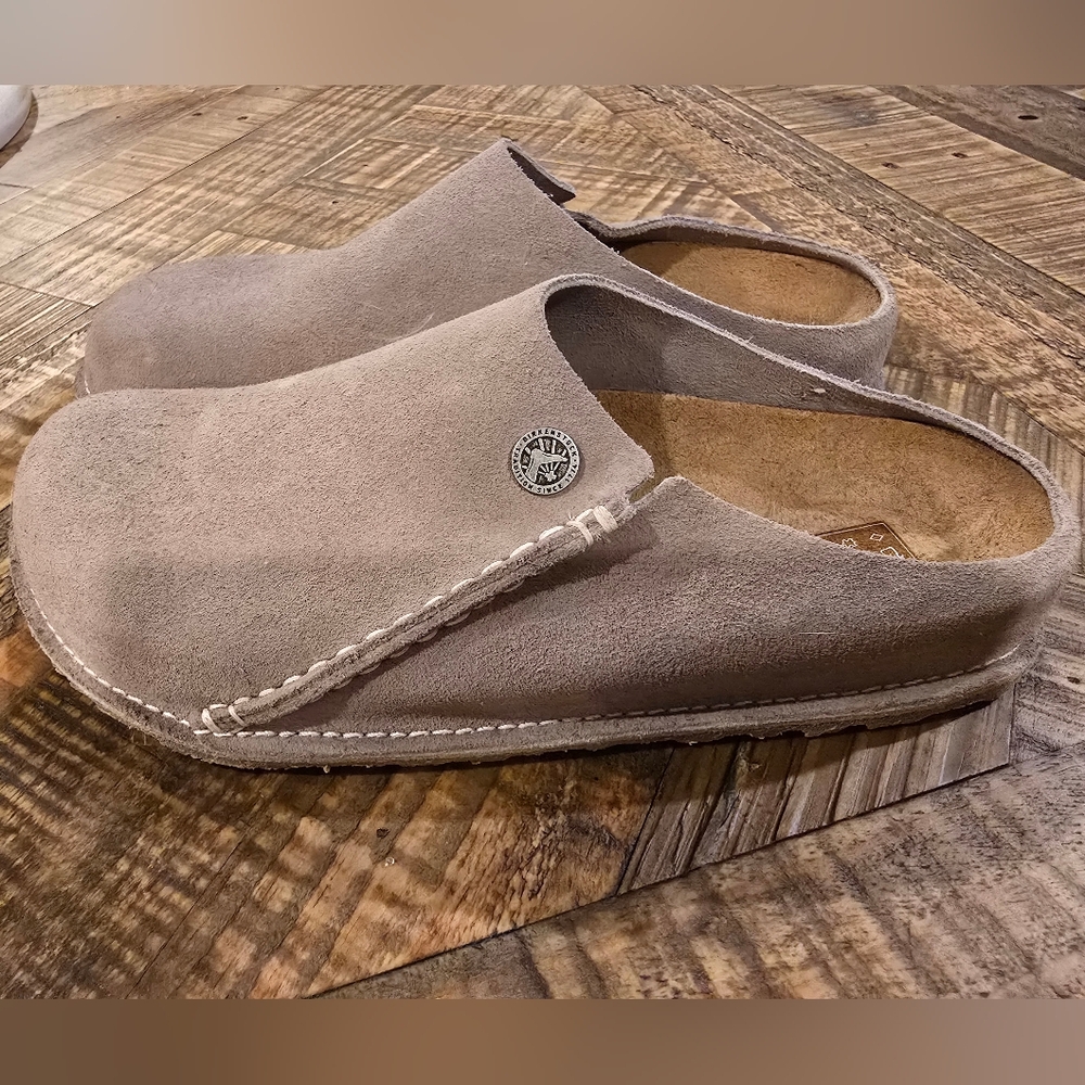 Women's Birkenstock Camel Suede Slip-On Clogs Size 6